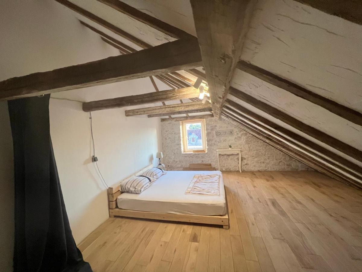 Palazzo Di Toma Leilighet Milna  Eksteriør bilde