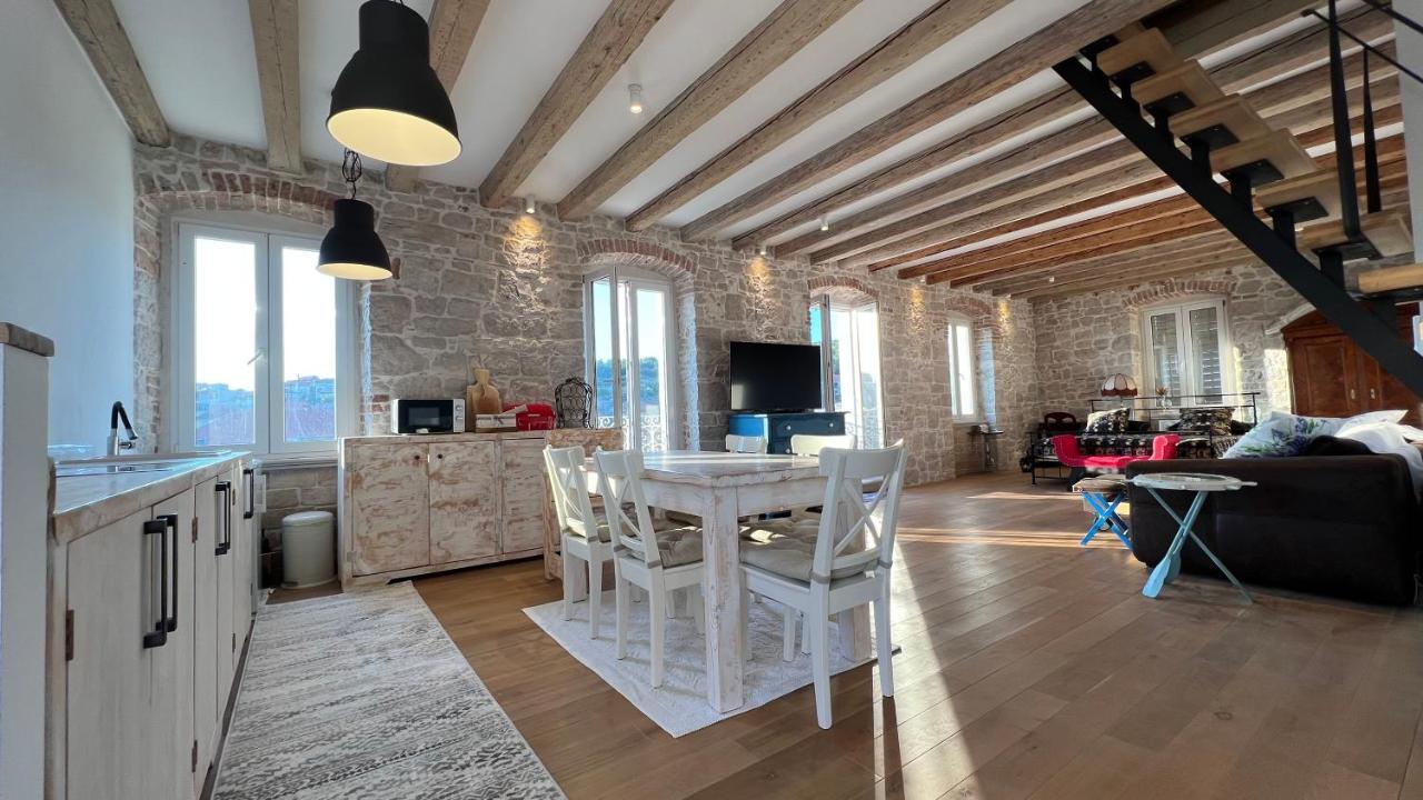 Palazzo Di Toma Leilighet Milna  Eksteriør bilde